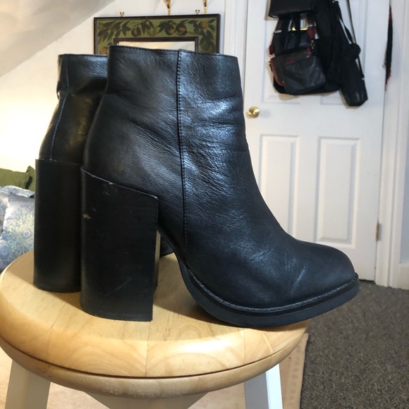 Shoe mint booties. - Picture 3 of 5